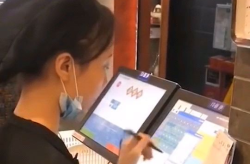 点菜的小姐姐,点菜小姐姐的美食探秘之旅
