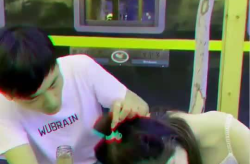 小姐姐喝多了酒肚,小姐姐的“啤酒肚”瞬间走红网络