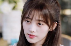 鞠婧祎小姐姐笑场表情包,甜美瞬间，治愈你的心情”